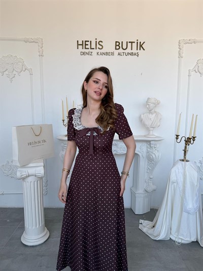 Dantel Yaka Detaylı Puantiyeli Retro Elbise - Kahve