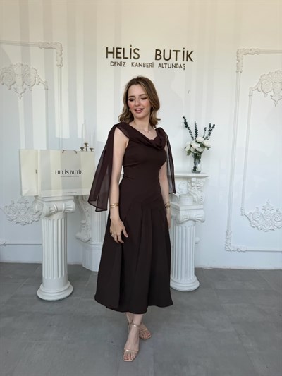Degaje Yaka Şifon Detaylı Elbise-Kahve