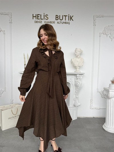 Fular Detaylı Ekose Etek Bluz Takım - Kahve