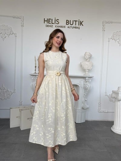 Kabartma Çiçekli 3D Brode Elbise - Bej