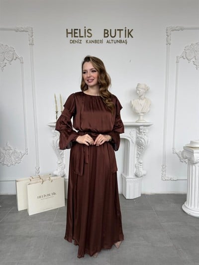 Katlı Volan Kollu Kuşaklı Maxi Boy Kahve Elbise