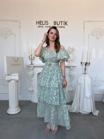 Kayık Yaka Kat Kat Volanlı Gold Nakışlı Elbise - Mint