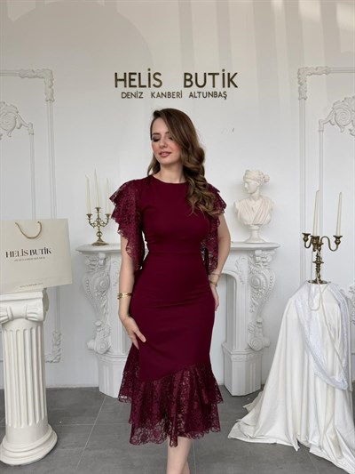 Omuz ve Etek Ucu Dantelli Elbise - Bordo