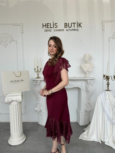 Omuz ve Etek Ucu Dantelli Elbise - Bordo