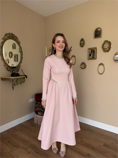 Prenses Kesim Uzun Kollu Taş İşlemeli Elbise - Pembe