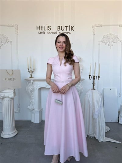 V Yaka Parlak Kumaş Kemerli Abiye Elbise - Pembe