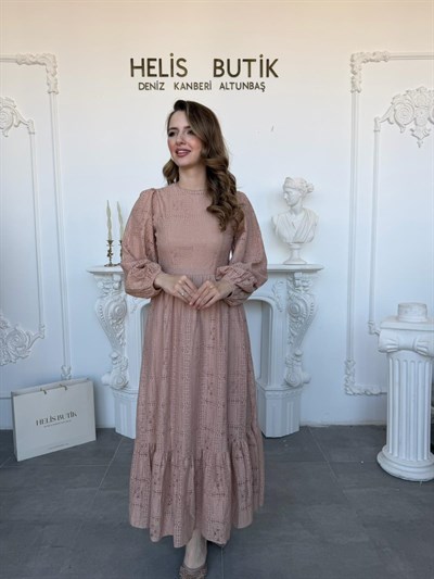 Vintage Stil Kare Desenli Astarlı Güpür Elbise - Vizon