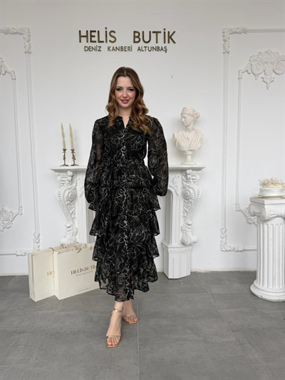 Yaldız Gold Nakış İşlemeli Kat Kat Volan Detaylı Kuşaklı Siyah Elbise