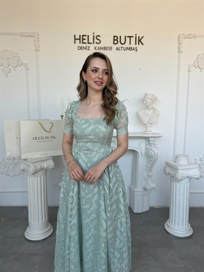 Yaldızlı Nakış İşlemeli Kare Yaka Prenses Kesim Elbise - Mint
