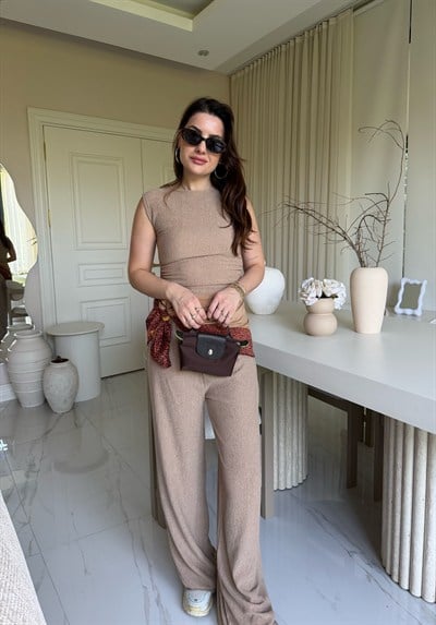 Sütlü Kahve Belden Oturmalı Bluz Pantolon Takım 