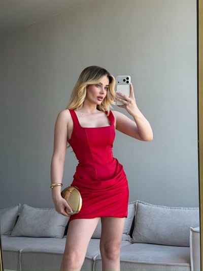 DALYA KORSE DETAY ELBİSE KIRMIZI