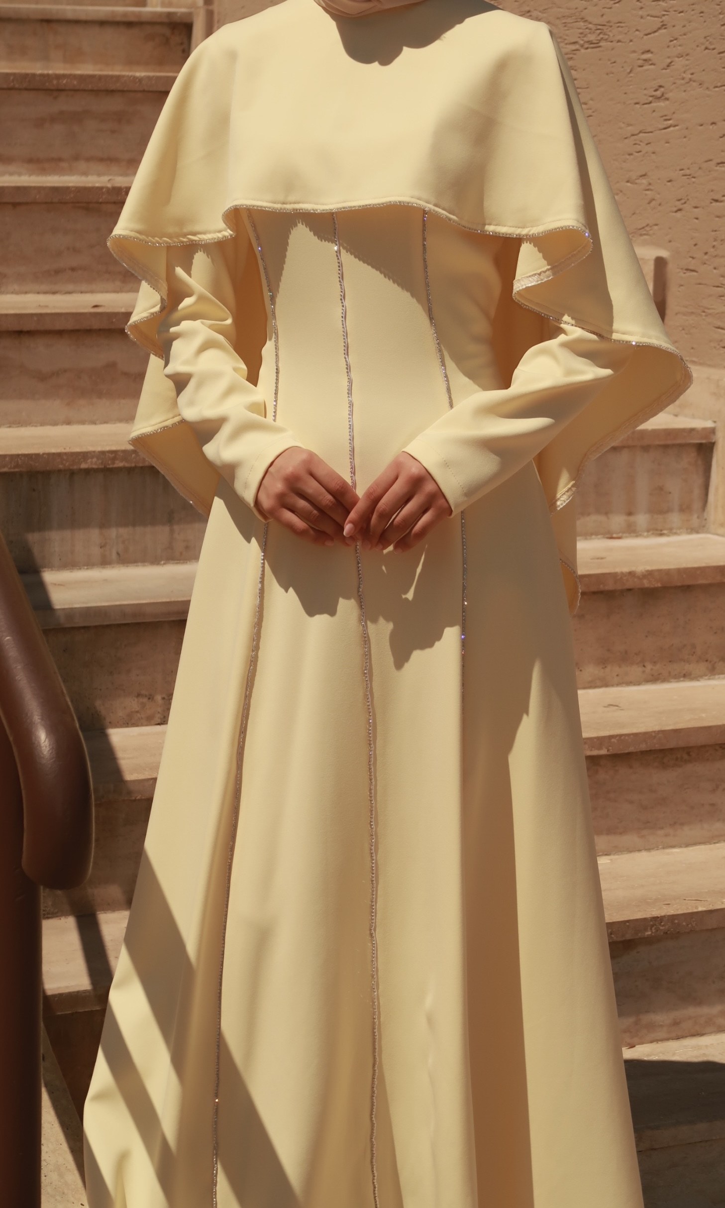 Palmara Pelerinli Taş Detaylı Abiye Butter Yellow