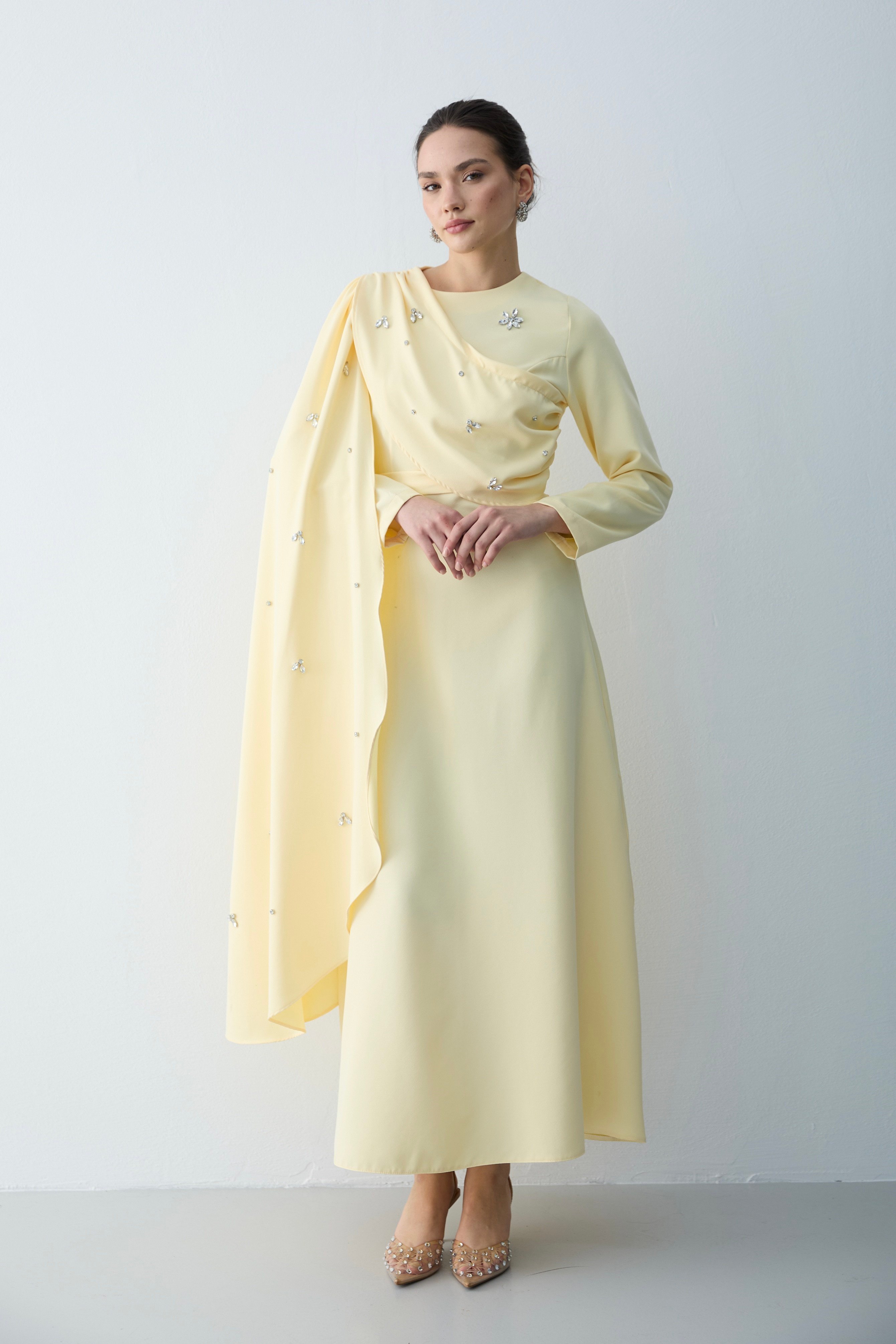Tek Omuz Pelerinli Taşlı Abiye Butter Yellow