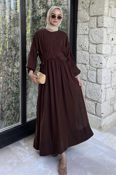 Beli Pensli Fırfır Detaylı  Elbise Kahverengi