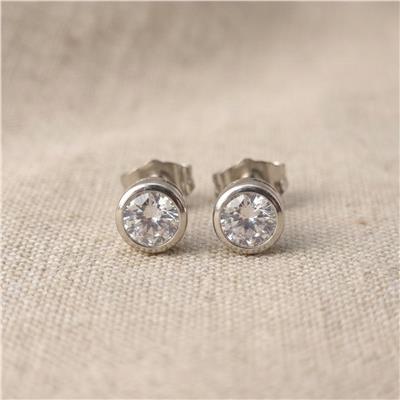 Çerçeveli Tektaş Zirkon Küpe - Beyaz Altın Kaplama - 7 mm