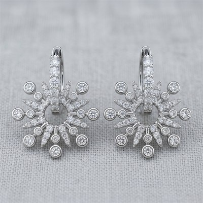 Pırıltılı Yıldız Salkımı Zirkon Küpe - Beyaz Altın Kaplama - 24 mm