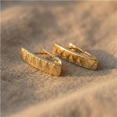 Üçgen Motifli Damla Küpe - 14K Altın Kaplama - 24 mm