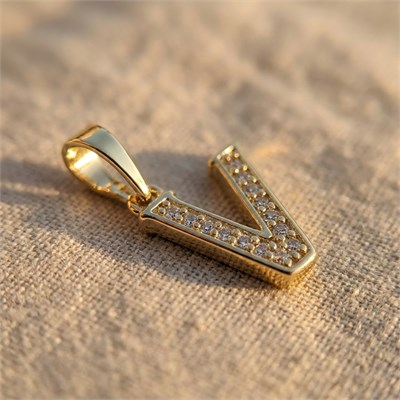 V Harfi Zirkon Taşlı Minimal Kolye Ucu  - 14k Altın Kaplama - 9 x 16 mm