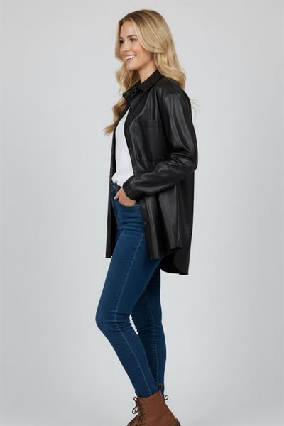 Kadın Siyah Deri Görünümlü Oversize Gömlek M7835 Siyah