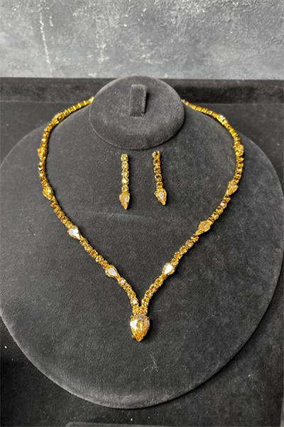 Gold Renk Premium Taşlı Kolye Küpe Set Lüks Işıltılı Abiye Düğün Takı