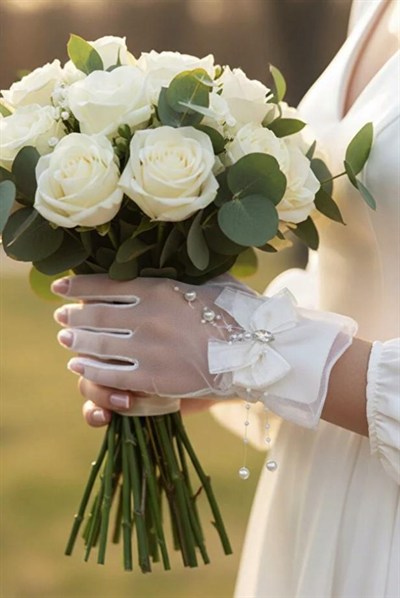 İnci Dalı ve Kristal Taşlı Fiyonk Detaylı Nikah Gelin Eldiveni
