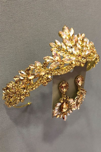 Kristal Taşlı Altın Rengi  Metal Kasalı Kına , Gelin Tacı ve Küpe Takımı