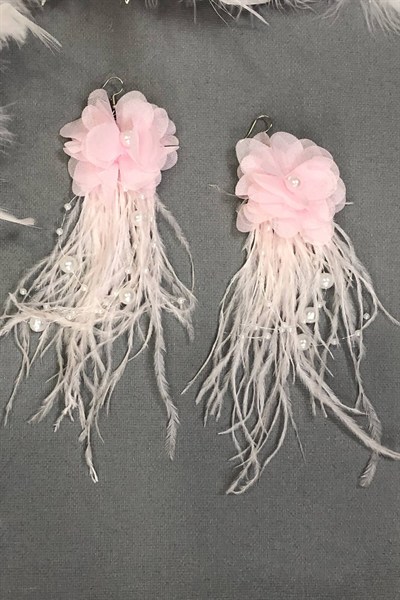 Pembe İncili Çiçekli Tüylü Küpe