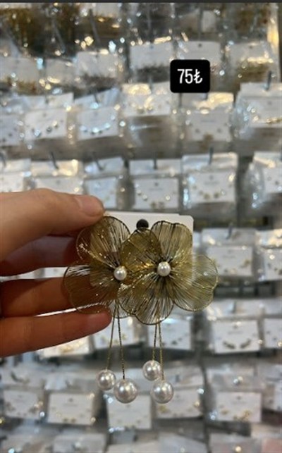 Toptan Çelik İncili Floral Sallantılı Küpe - Gold Seri