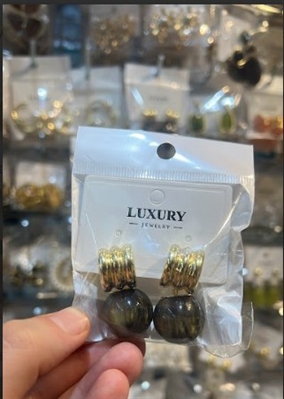 Toptan Gold Burgu Tasarım Füme Küre Detaylı Çelik Küpe