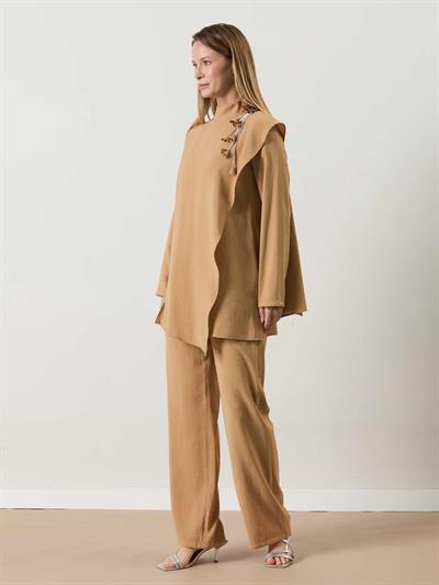 A41615 Aguaje Yakası Broş Detaylı Takım / CAMEL