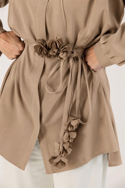 A41815 Aguaje Kuşaklı Hakim Yaka Tunik / CAMEL