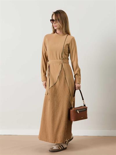 A50545 Aguaje Fermuar Detaylı Piliseli Elbise / CAMEL