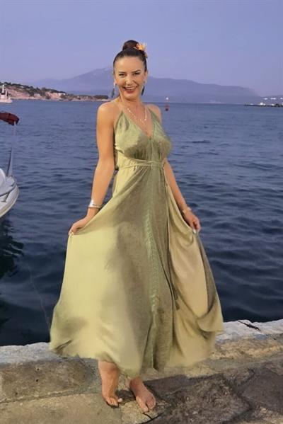 Charm Askılı Uzun İpek Elbise - Yeşil