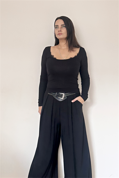 Dantel Detaylı Bluz - Siyah