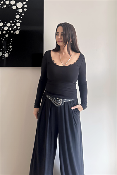 Dantel Detaylı Bluz - Siyah