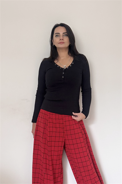 Düğmeli Fit Bluz - Siyah