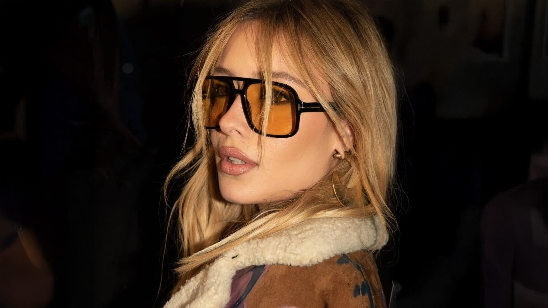 Ten Renginiz Gözlük Seçiminizi Nasıl Etkiler? Renk Analizi Rehberi