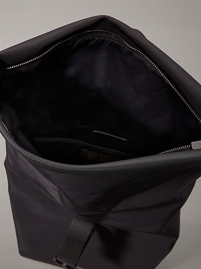 CALVIN KLEIN ERKEK SIRT ÇANTASI K50K513052-BEH