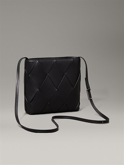 CALVIN KLEIN KADIN OMUZ ÇANTASI K60K612991-BEH
