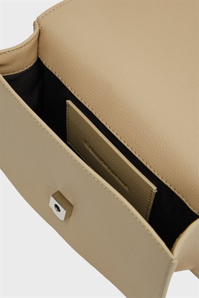 CALVIN KLEIN KADIN OMUZ ÇANTASI K60K612233-PBF