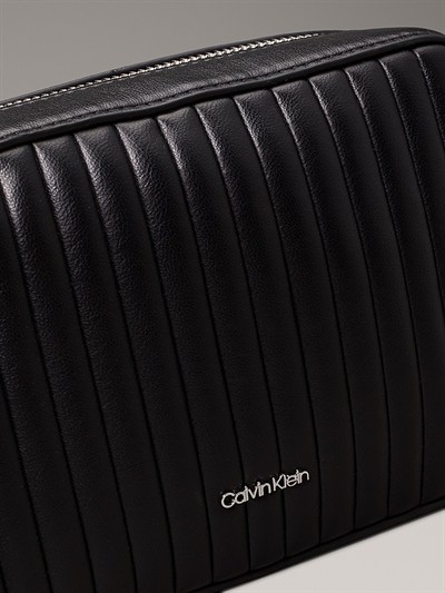 CALVIN KLEIN KADIN OMUZ ÇANTASI K60K613078-BEH