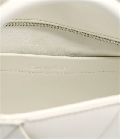 CALVIN KLEIN KADIN OMUZ ÇANTASI K60K613176-67U