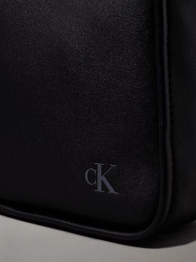 CALVIN KLEIN KADIN OMUZ ÇANTASI K60K611468-BEH