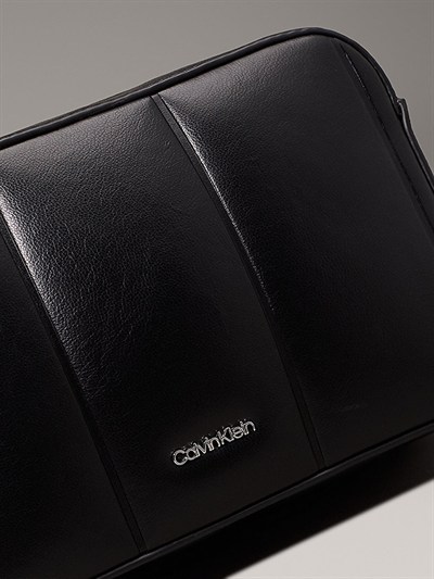 CALVIN KLEIN KADIN OMUZ ÇANTASI K60K613076-BEH
