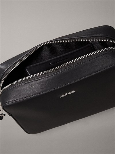 CALVIN KLEIN KADIN OMUZ ÇANTASI K60K613145-BEH