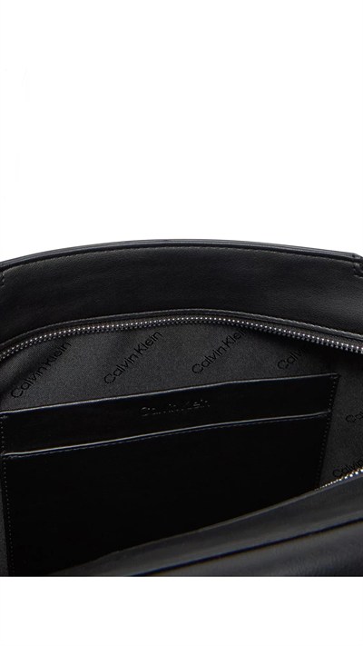 CALVIN KLEIN KADIN OMUZ ÇANTASI LV04F3223G-UB1