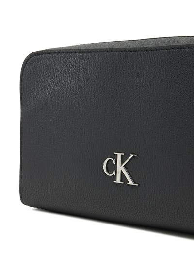 CALVIN KLEIN KADIN OMUZ ÇANTASI LV04K3162G-UB1