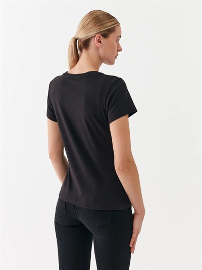 CALVIN KLEIN KADIN T-SHIRT J20J220253-BEH