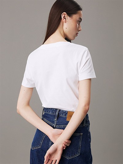 CALVIN KLEIN KADIN T-SHIRT J20J223563-YAF
