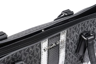 MICHAEL KORS KADIN OMUZ ÇANTASI 35F4S6HT9V-BLACKNOIR